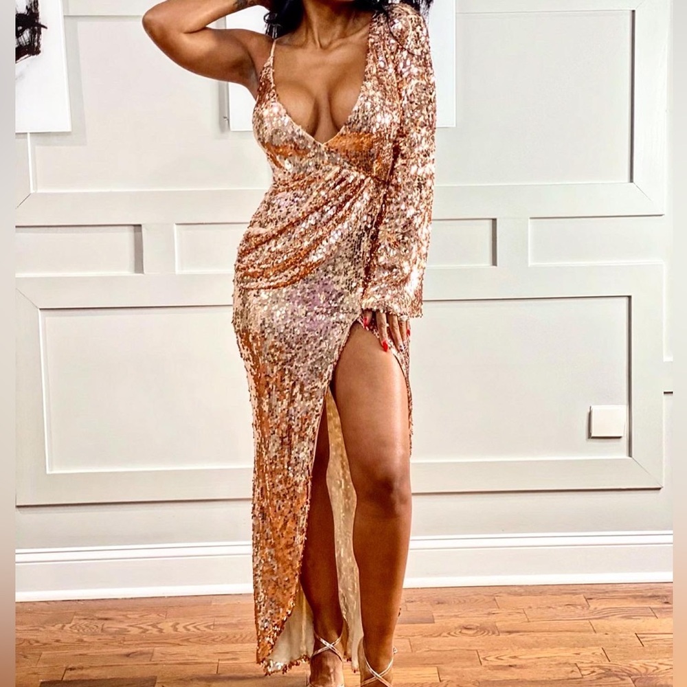 Sequin dress with split